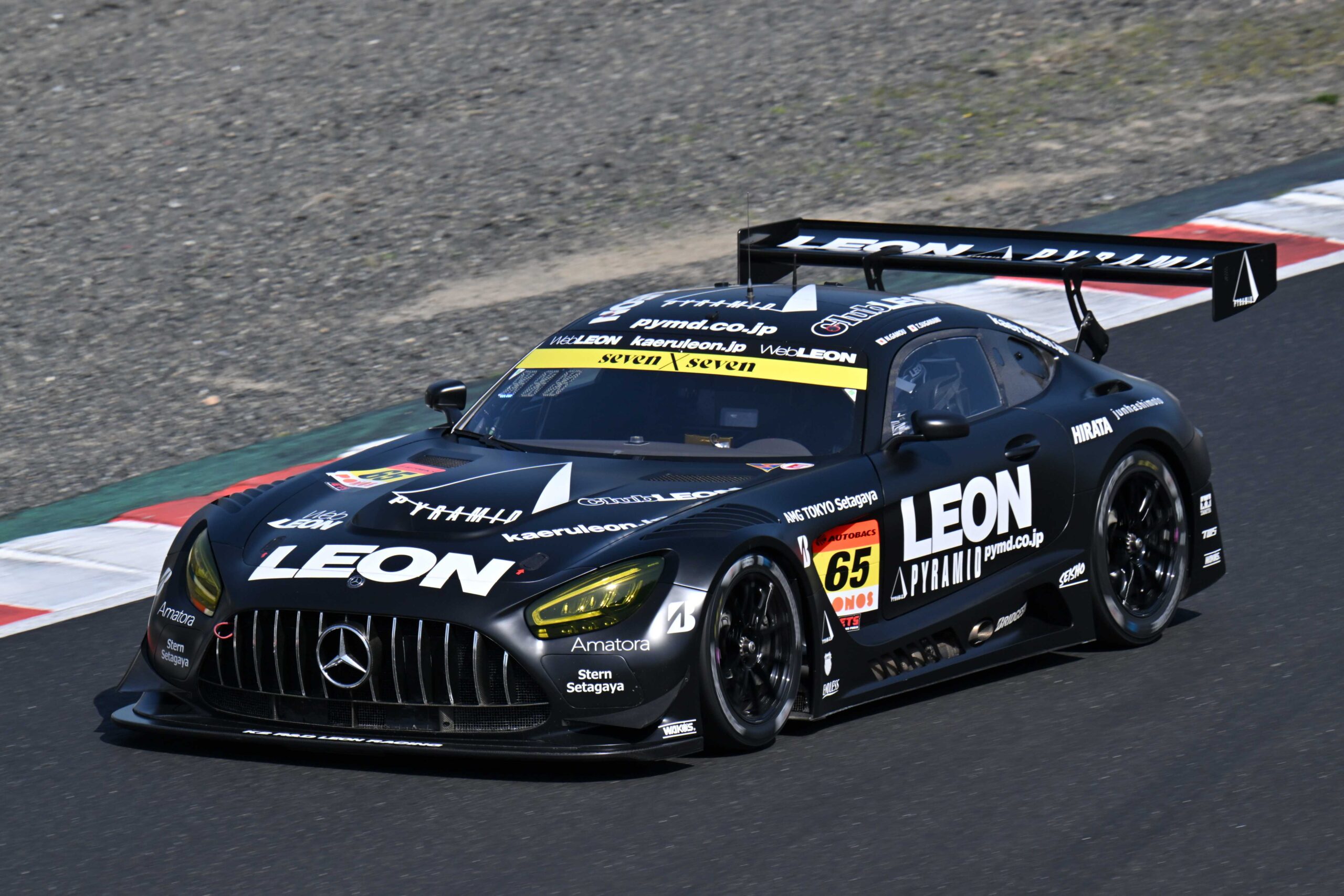 【予約受付】1/64 2025 No.65 LEON PYRAMID AMG  / K2 R&D LEON RACING